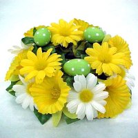 3 Daffodils candle ring with eggs.